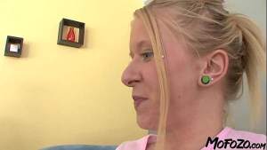 MOFOZO.com – Blonde Amateur Gets A Facial From Her Neighbor