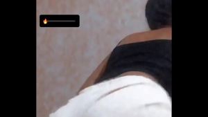 Safada rebolando bem gostoso