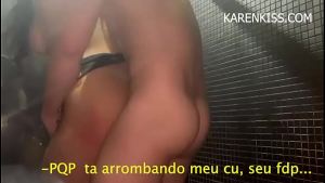 TBT de carnaval, fui no banheiro do role e acabei sendo enrabada, levei tanto tapa na bunda e bombadas que quando abri a p…