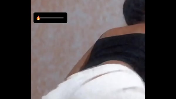 Safada rebolando bem gostoso