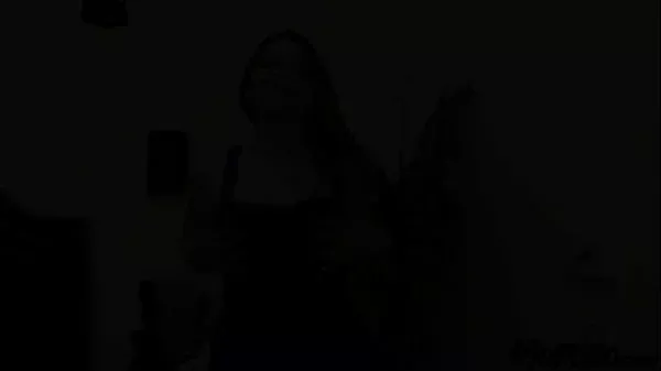 MOFOZO.com – Brunette Amateur Enjoys The 69 Position