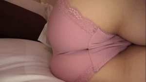 めっちゃ口リ口リ系な女の子「いちか」ちゃん！身長は153cmと小柄でちょ～かわいい！なでなでしたくなる高さで、おっぱいもそこまで主張しないCカップ。まさにちょうどいいお手頃サイズ感がGOOD。
