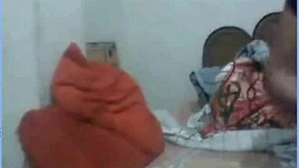 andhra bhabhi showing every thing (new)