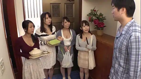 「もっと頼ってくれていいんですよ、ご近所さんなんですから…」巨乳痴女奥様4人組が僕のチ○コを超積極的に求めてくる最高のどエロ近所付き合い！誘われるがままエロ乳揉んで人妻マ○コに生挿入！【パート1】https://bit.ly/3pPgspC