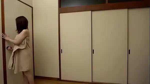おっぱい国宝！ピンク乳首の超美乳※脂の乗った誘い尻※全てパーフェクトな色白神裸※サバサバ系のクール妻が自ら腰振り激しく喘ぐ、念願の2連続濃厚中出しSEX！！1