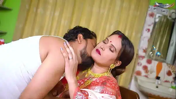 DESI MALLU BHABHI HARDCORE FUCK WITH HER SERVENT AT YOUR HOME DINNING FULL MOVIE ( HINDI AUDIO )