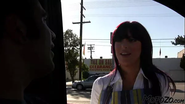 MOFOZO.com – This Is How To Pick Up A Waitress